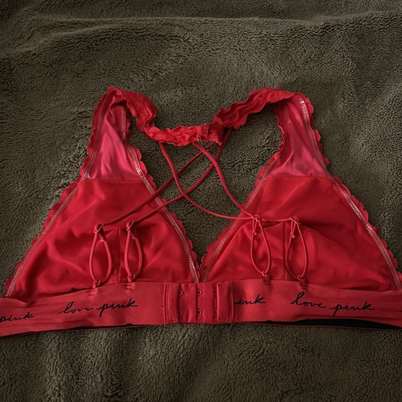 Red Victoria's Secret laced bra - Picture 2 of 2